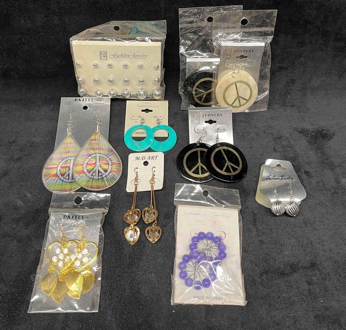 Costume Jewelry Earring Bundle 10 Pairs (1 of 6)