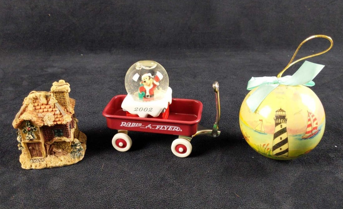 Four Mini Christmas Ornaments Disney Snow Globe (1 of 6)