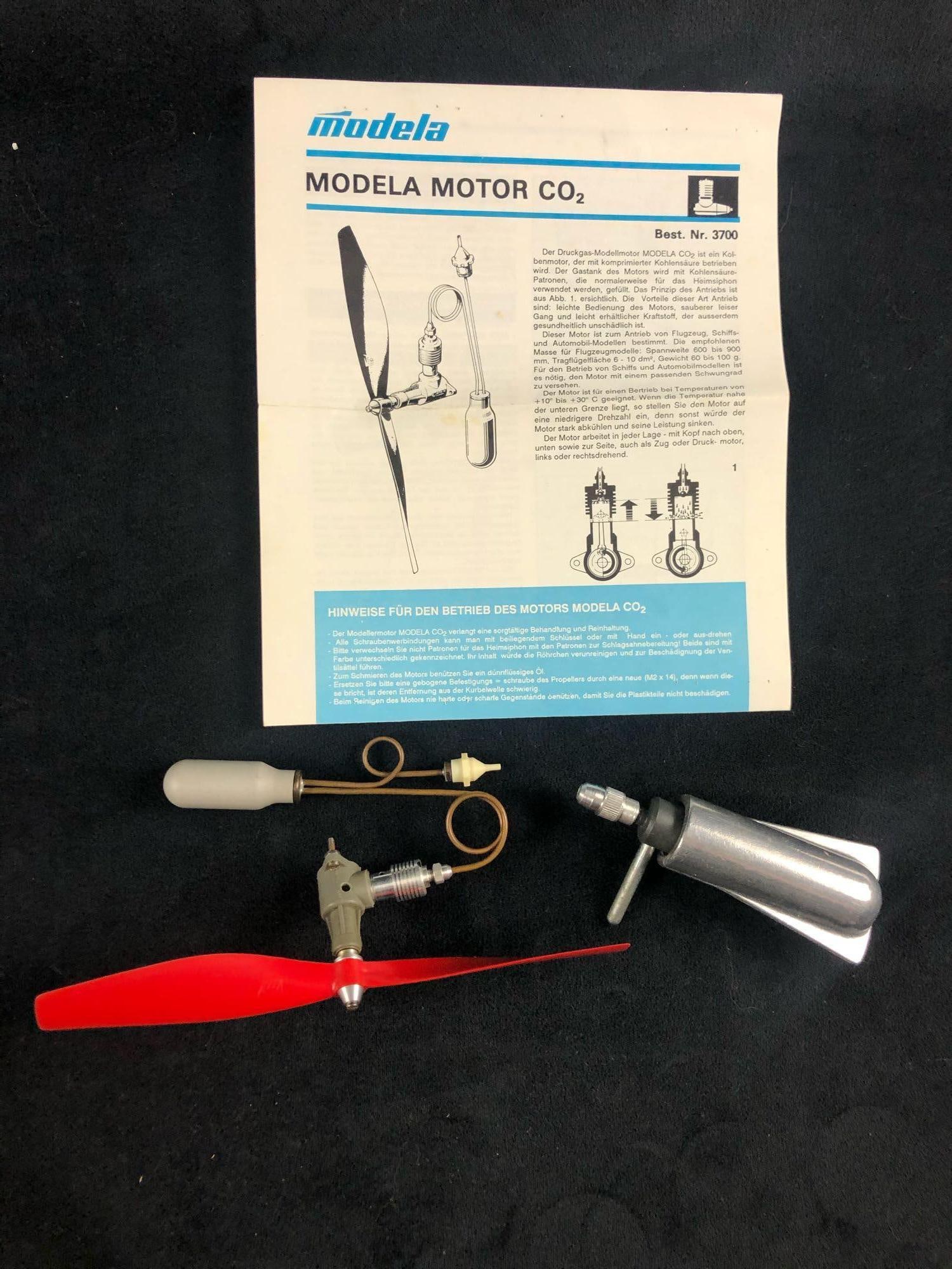 Vintage Modela Model CO2 Best Nr 3700 Gas Engine (1 of 8)