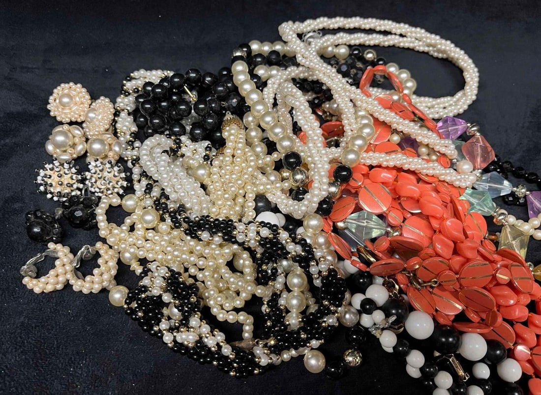 Large Jewelry Bundle Necklaces & Earrings (ER4) (1 of 12)