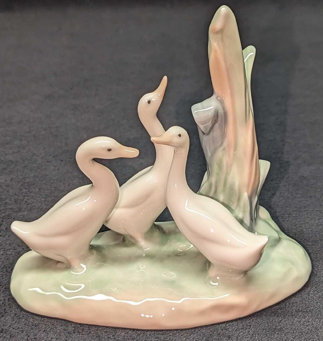 Nao By Lladro Group Of Ducks Figurine (1 of 6)