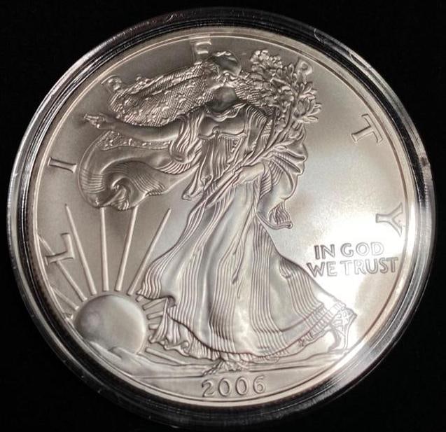 .999 Fine Silver US Mint American Silver Eagle (1 of 2)