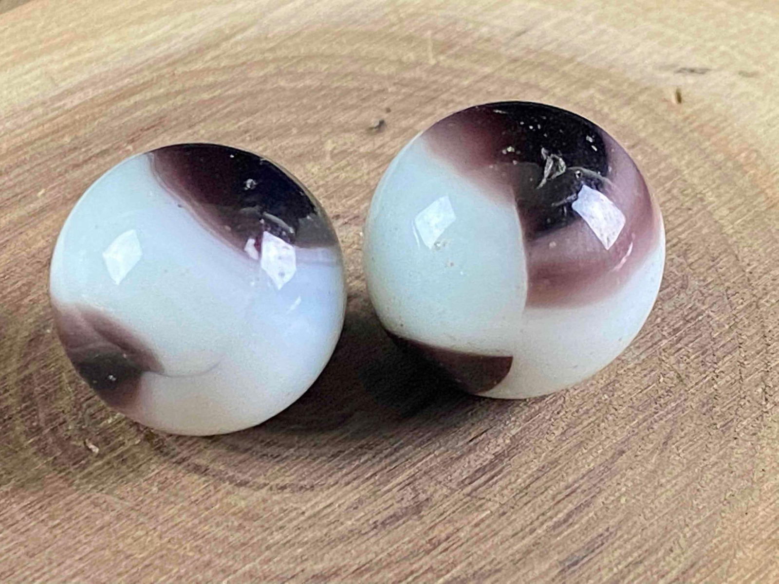 Akro Milk Burnt Ox Blood Marble: These Antique - Vintage Marbles have been researched to the best of our knowledge . We are not experts or graders in this area please view all our pictures they are part of our description . Feel free