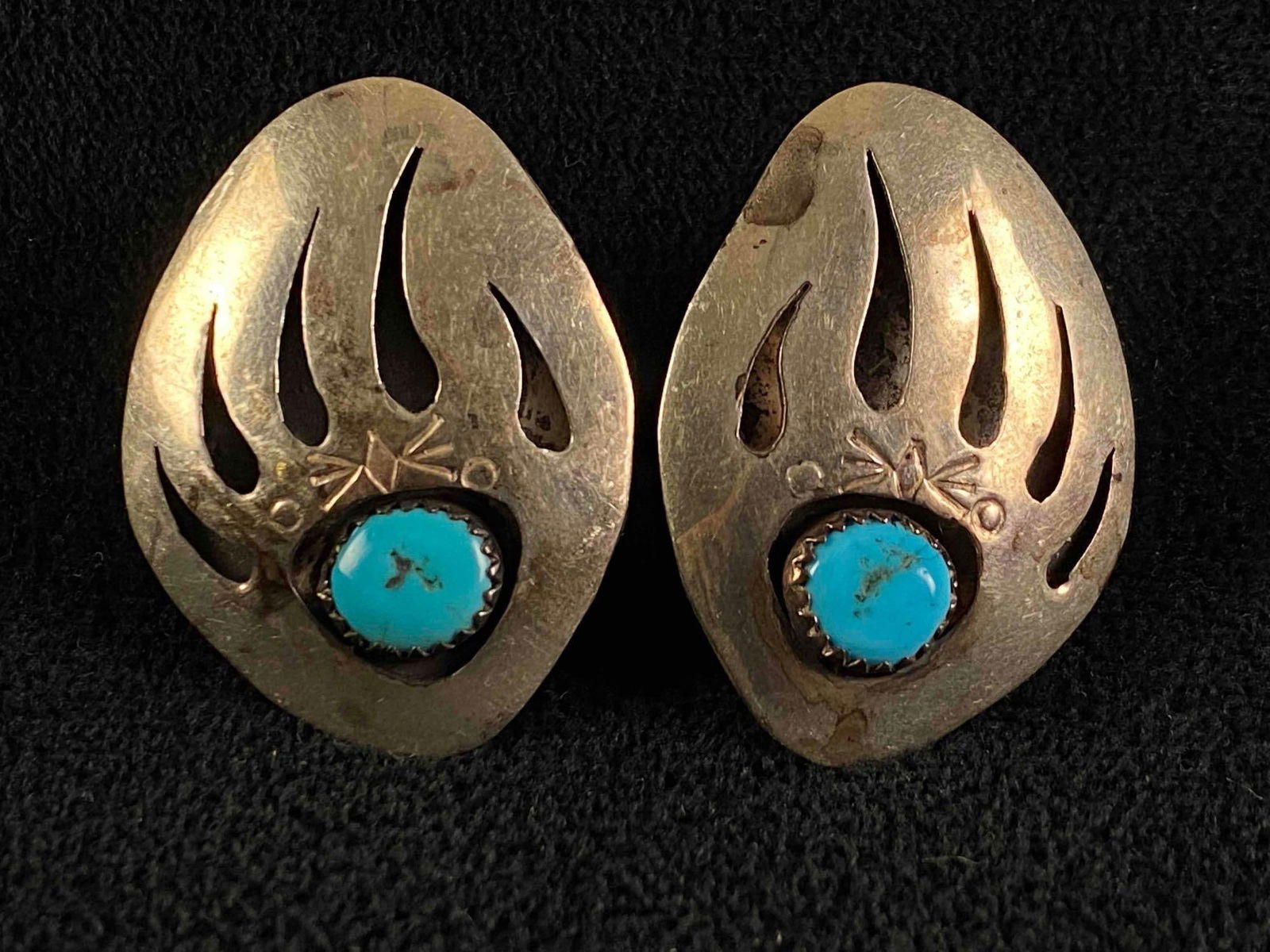 Vintage American Indian Turquoise Shadowbox Bear Paw (1 of 6)