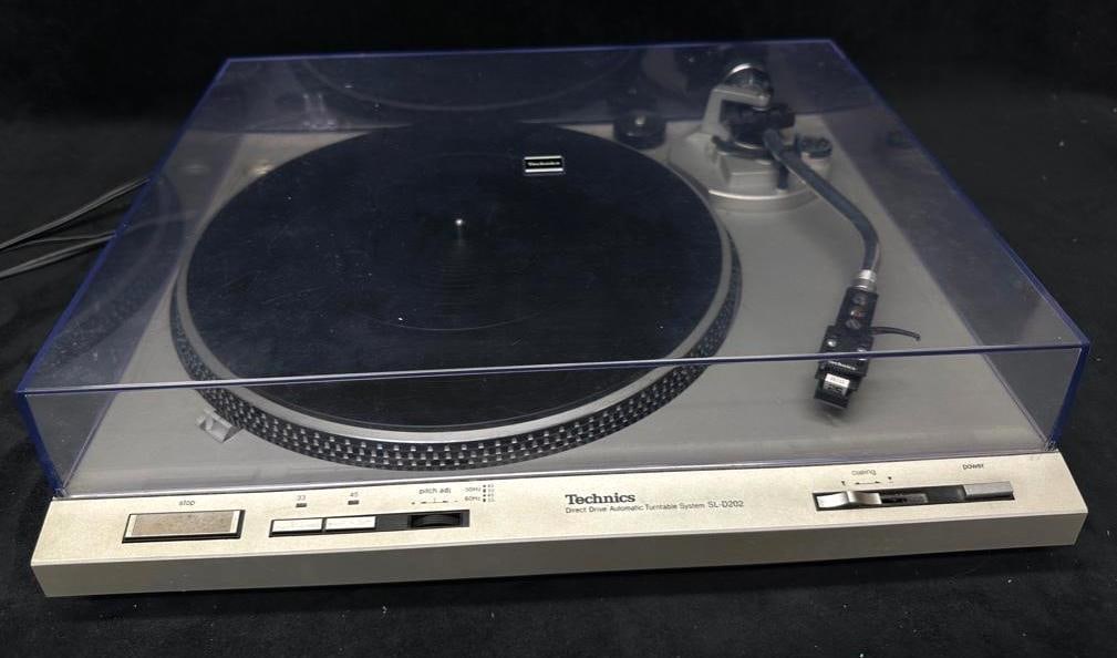 Technics SL-D202 Direct Drive Turntable - Tested (1 of 9)