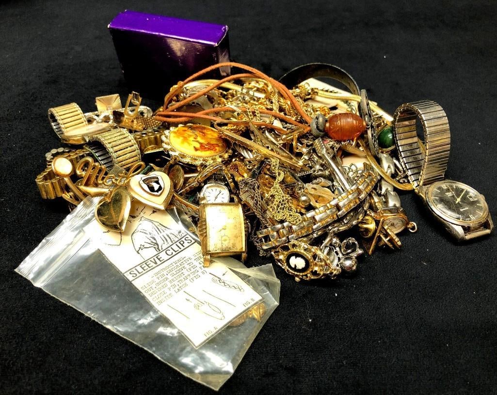 Large Lot of Assorted Jewelry, Pins, Watches (ER#7) (1 of 8)