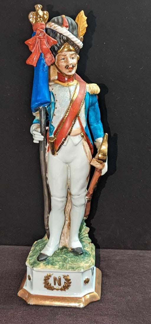 Vintage Capodimonte Officer Solider Figurine JB: Vintage Capodimonte Officer Solider Figurine JB. This is approx 3 3/4" x 3 3/4" x 12 1/2" and it weighs 1.76lb. The figurine has some light signs of wear.