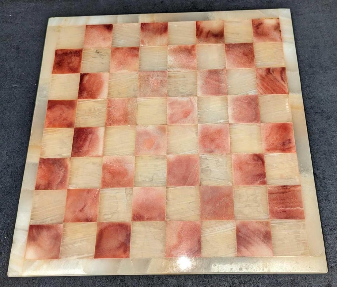 Vintage Marble Granite Quartz Chessboard Rose & Ivory: Vintage Marble Granite Quartz Chessboard Rose & Ivory. The chessboard's maker and date of creation is unknown. This is approx 14" x 3/4" x 14" and it weighs 10 lbs. There are some