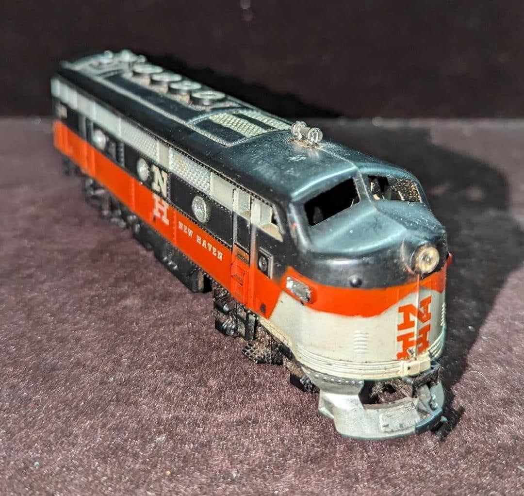 Vintage Marx HO Scale New Haven 370 Engine (1 of 7)