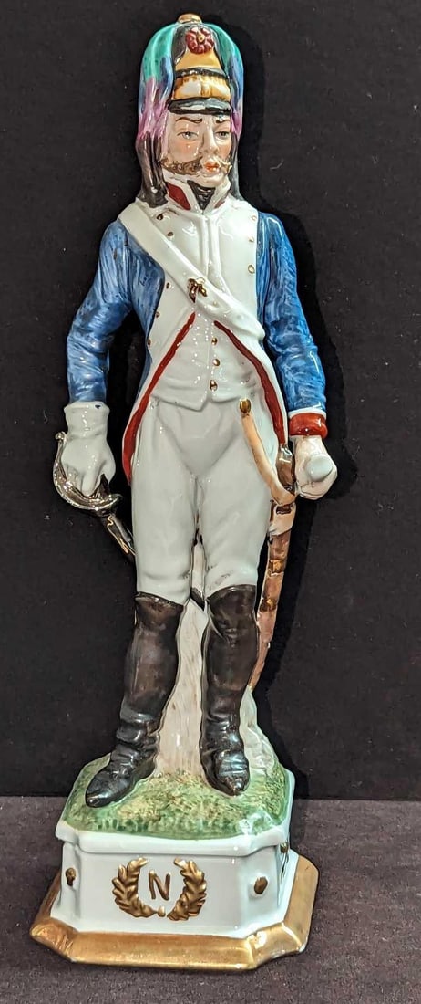 Vintage Capodimonte Military Officer Figurine JB (1 of 6)