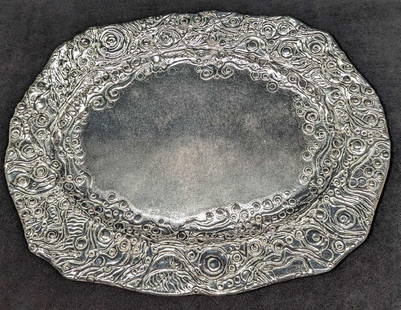 Don Drumm Aluminum Decorative Platter: Don Drumm Aluminum Decorative Platter. This is approx 14 3/4" x 11 1/4" x 1 1/4" and it weighs 3.91lbs. The platter is in a good, used condition with no known damage. Please see the images