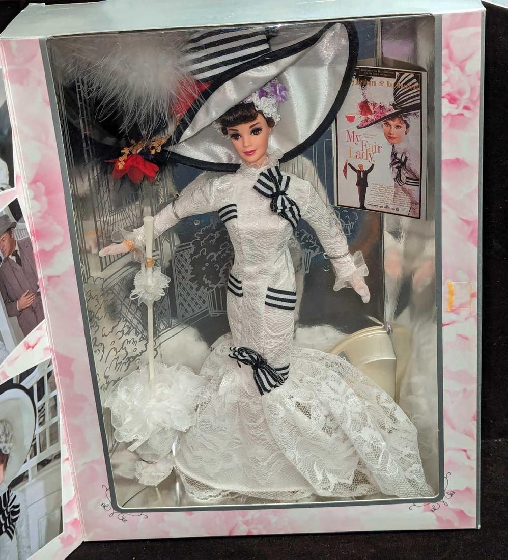 Barbie As Elia Doolittle My Fair Lady White Lace Doll (1 of 6)