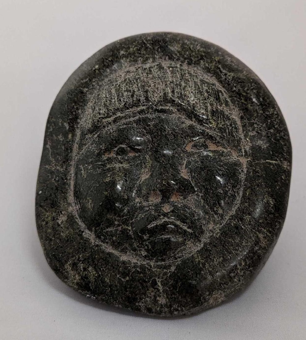 Vintage Inuit Soapstone Head Figurine: Vintage Inuit Soapstone Head Figurine. Is signed by the artist on the bottom. It appears to say, "Towatuc".Is approx 4" x 3" x 3" and it weighs 1.45lb. The figurine is in good, vin