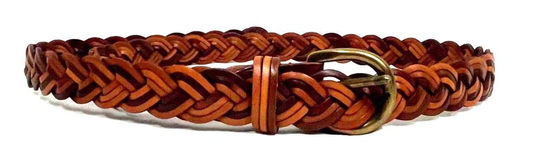 Genuine Leather Belt: This lot contains a Genuine Leather Belt. Made in China. The belt is a size Medium it weighs about 0.7lbs. Overall the Belt is in good condition with some light wear from ove over time. Please referen