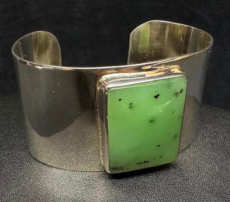 Large Sterling Jade Cuff Bracelet (1 of 3)