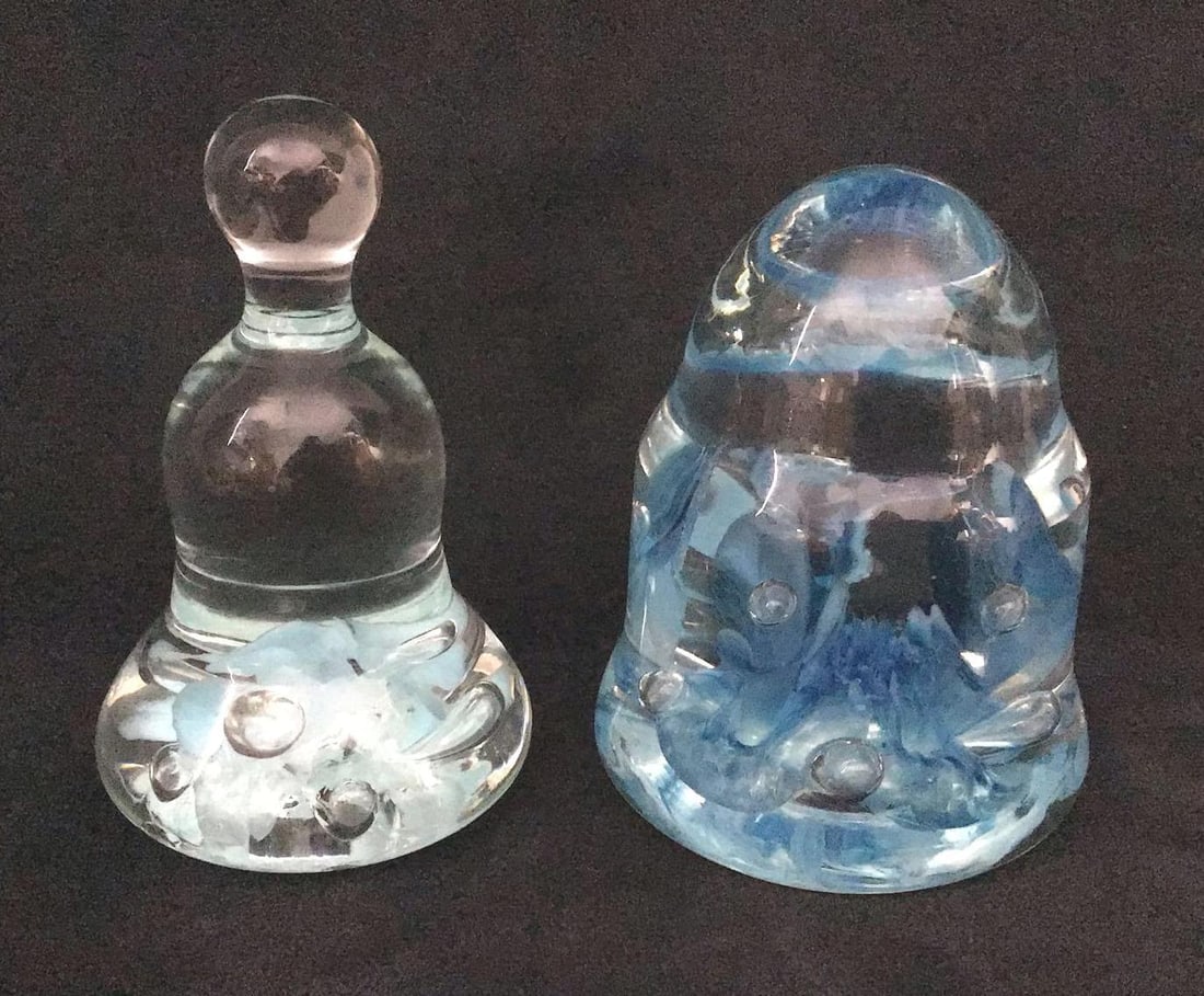 Vintage Glass Art bell Designer Joe Rice Lot: Vintage Glass Art bell Designer Joe Rice Lot. This is a lot of two glass art pieces that are shaped like bells. They both have markings that claim they were made by Joe Rice. He is a known craftsman o