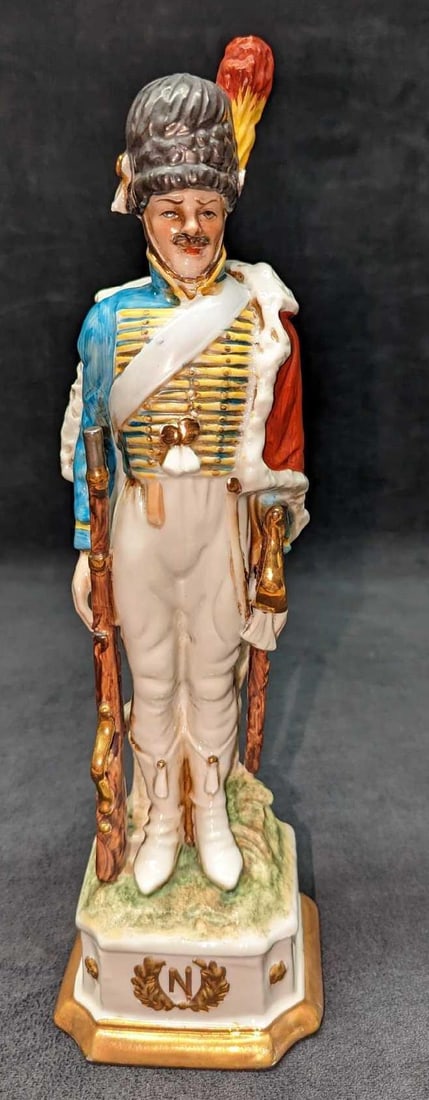 Vintage Capodimonte French Grenadier Soldier Figurine JB (1 of 7)