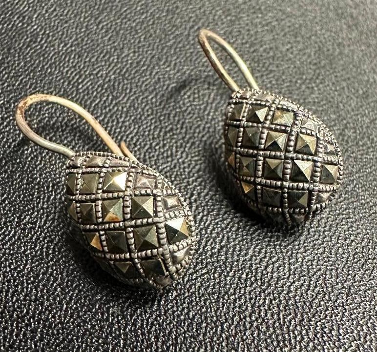 Sterling Silver Marcasite Teardrop Earrings: This piece of jewelry has been tested and researched prior to listing. Please view all our pictures they are part of our description. DETAILS: Metal - Sterling Silver Color -Silver Stones - Marcasite 