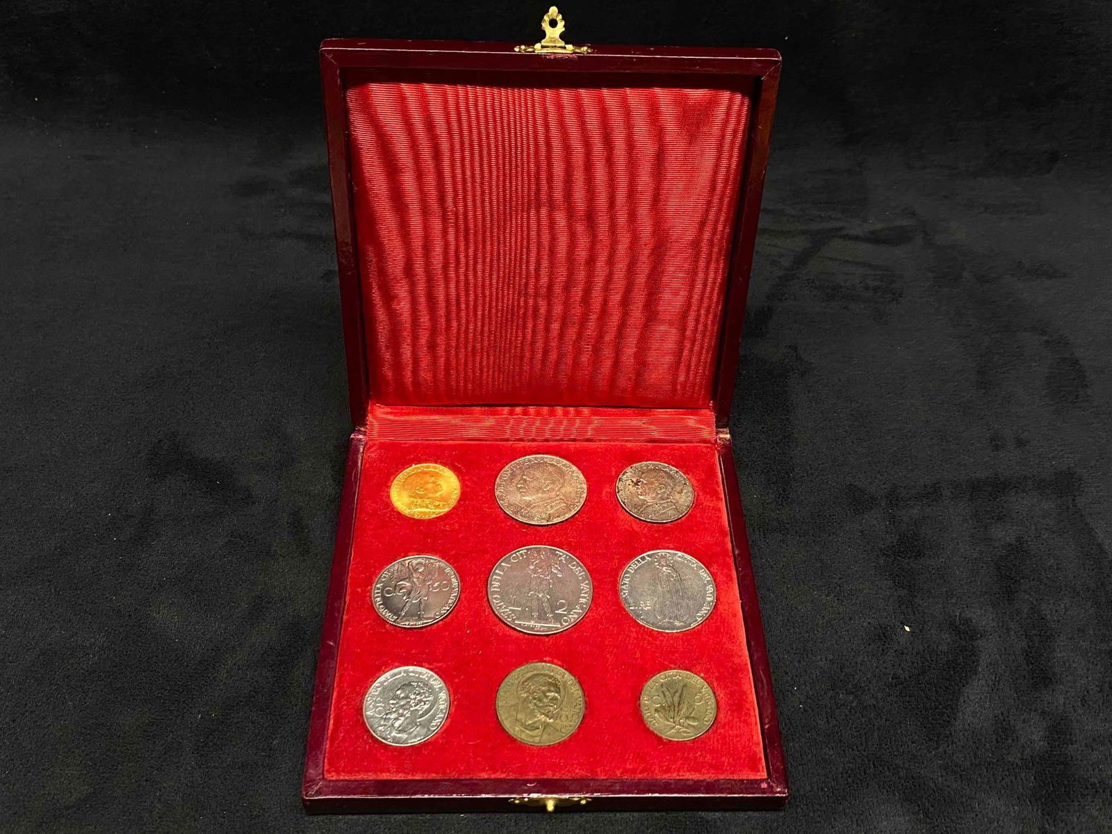 Rare Limited Edition 1940 Vatican Mint Set 9 Coins Gold Silver Bronze W/ Case (1 of 15)