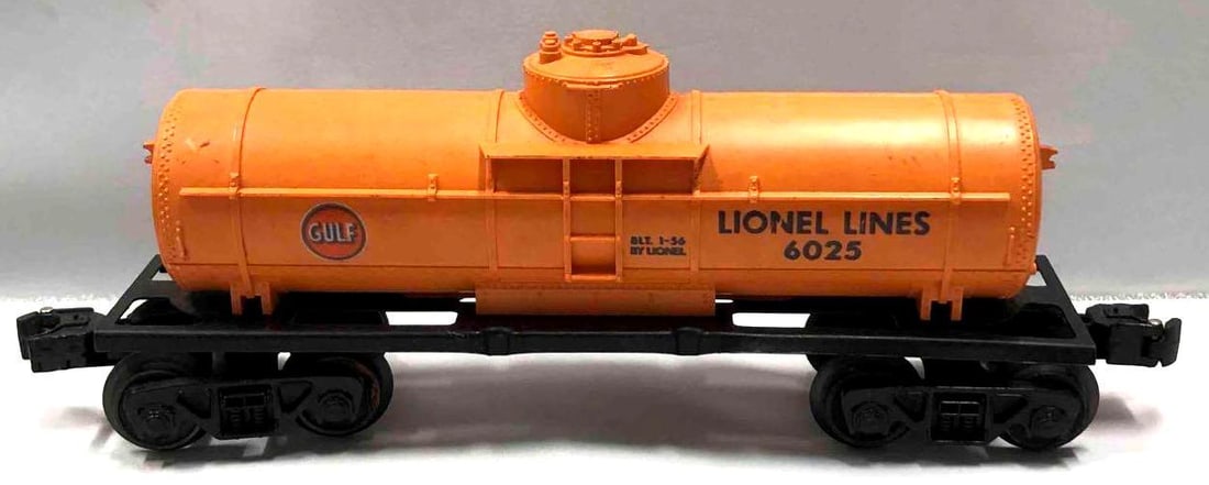 Vintage Lionel Lines Gulf 6025 Single Dome Tanker Train Car: This lot contains a Vintage Lionel Lines Gulf 6025 Single Dome Tanker Train Car. It is approx 9 1/2" x 2" x 3" and weighs about 0.4lbs. The train features AAR trucks equipped with disc cou
