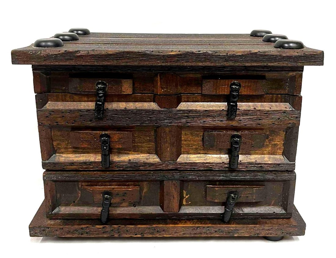 Vintage Wooden Jewelry Music Box APEX Quality Japan: This lot contains a Vintage Wooden Jewelry Music Box APEX Quality Japan. It is approx 10 1/4" x 6" x 7 1/4" and it weighs about 3.5lbs. Item has been tested and works well. Overall the Woo