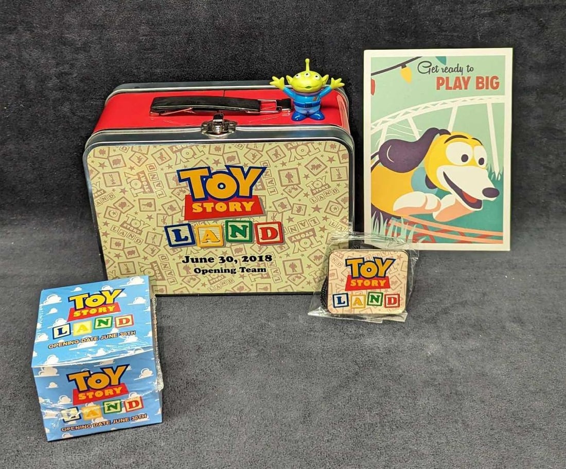 Disney Toy Story Land Grand Opening Team Lunchbox (1 of 11)