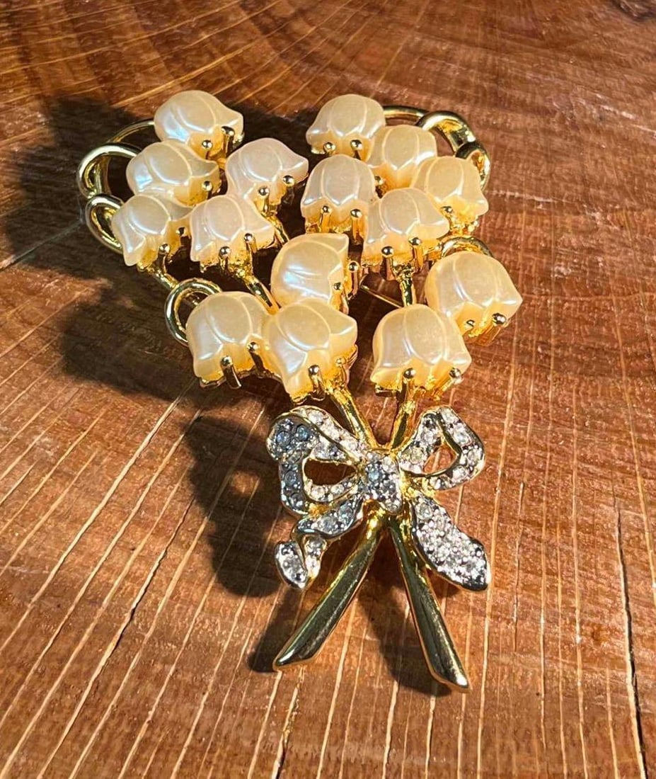 Vintage K.J.L Kenneth Jay Lane Lilly Of The Valley Brooch (1 of 10)
