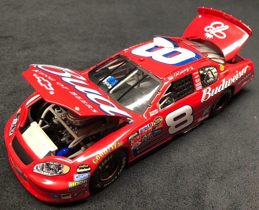 #8 Dale Earnhardt Jr NASCAR 2005 Chevy Monte Carlo Budweiser 1:24 Replica Die Cast Stock Car (1 of 6)