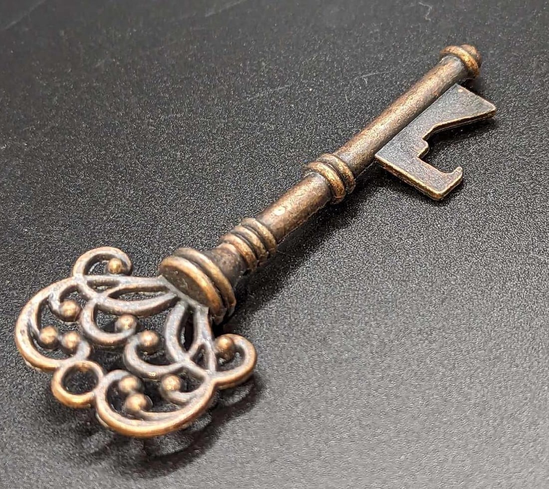 Metal Skeleton Key Bottle Opener C (1 of 4)