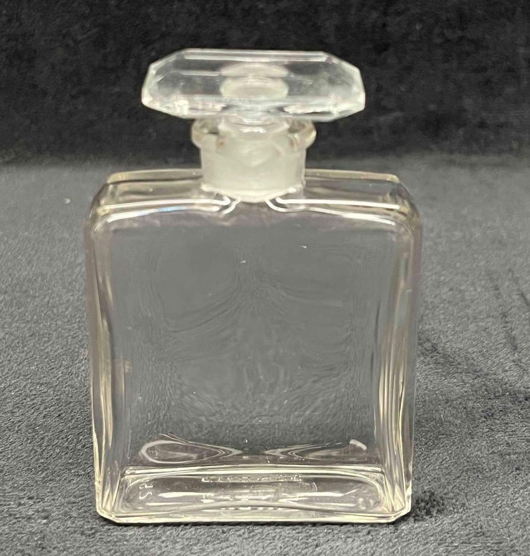 Vintage Chanel France 25B Perfume Empty Bottle (1 of 10)