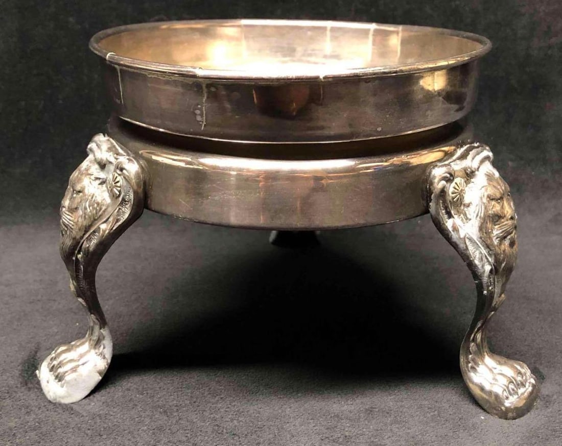 Vintage Trade Mark 1883 F.B. Rogers Silver Co Silver Plated 1155 Rotating Serving Dish: This lot contains a Vintage Trade Mark 1883 F.B. Rogers Silver Co Silver Plated 1155 Rotating Serving Dish. It is approx 5 3/4" x 5 3/4" x 4 1/4" and it weighs about 1.8lbs. Overall the Si