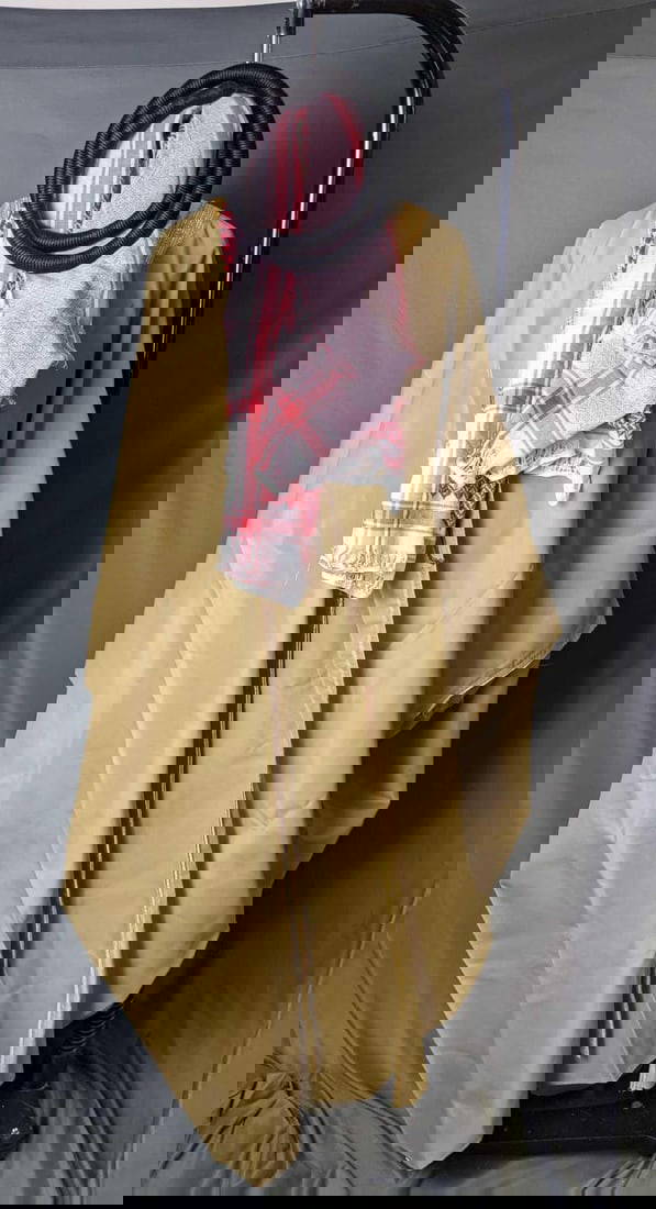 Saudi Arabian Men's Robe Bisht Cloak And Head Dress Auction