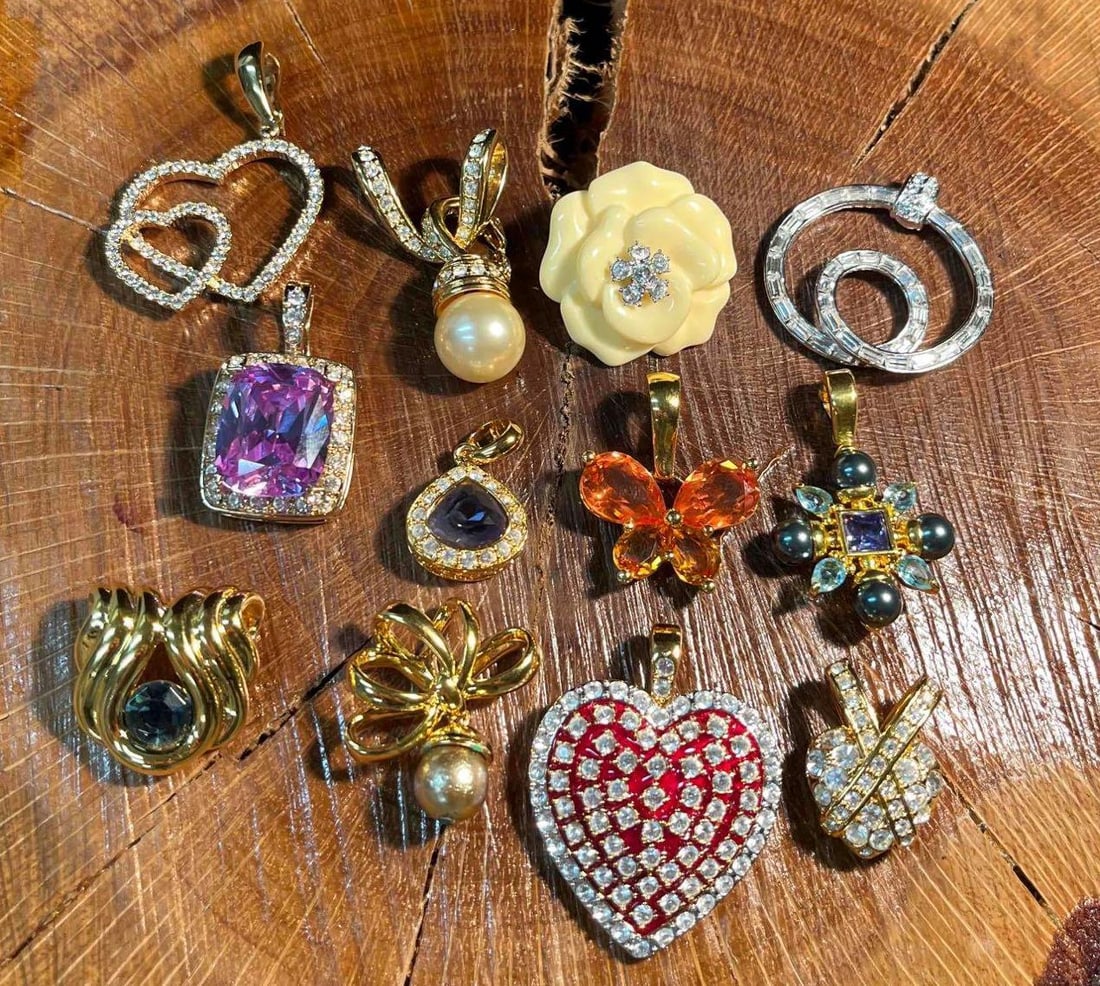 Bundle Of Twelve Nolan Miller Necklace Pendants (1 of 20)