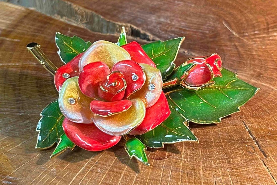 Joan Rivers Large Gold Tone Rose Brooch In Box (1 of 10)