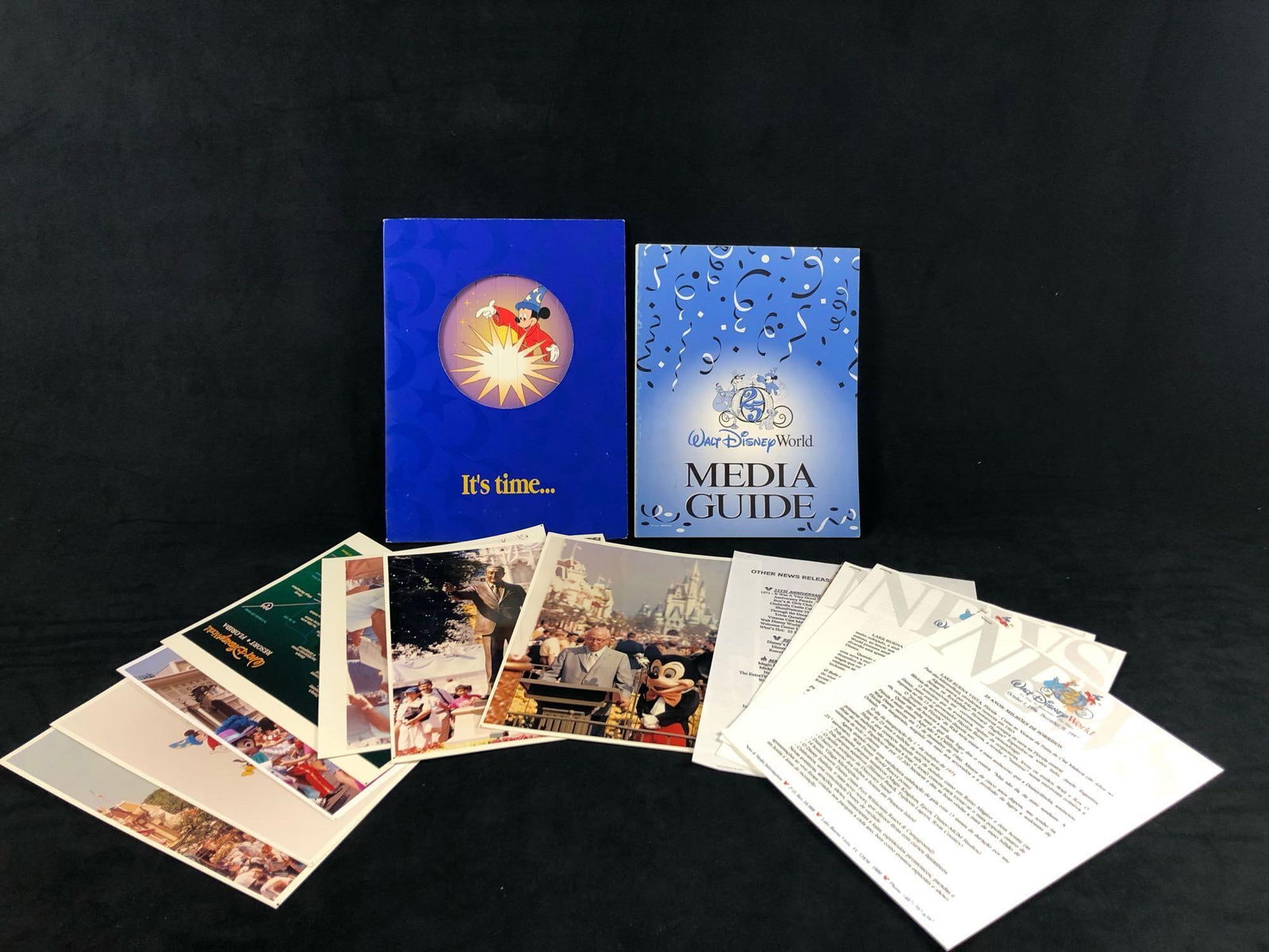 Walt Disney World 25th Anniversary Press Book Media Guide Pictures 1996 Spanish English C (1 of 10)