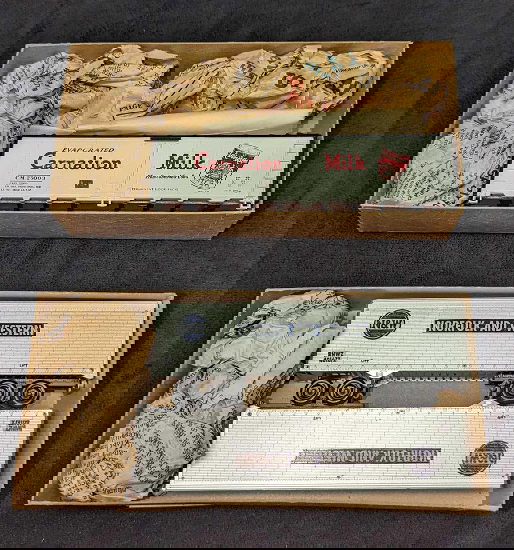 Athearn HO-Scale Refrigerator Car & Piggy Back Van (1 of 7)