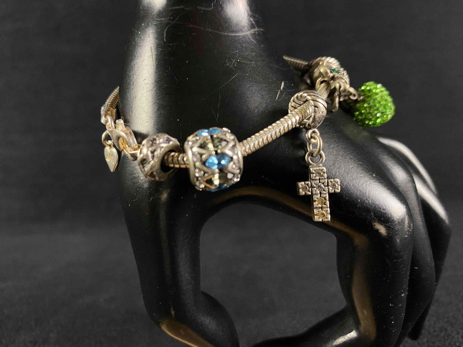 Sterling Silver Snake Link Charm Bracelet: This Fine Estate piece has been tested & researched prior to listing .Please view all our photos they are part of the description .Thanks Happy Bidding Metal - Sterling 925 Color - Silver Size - 7