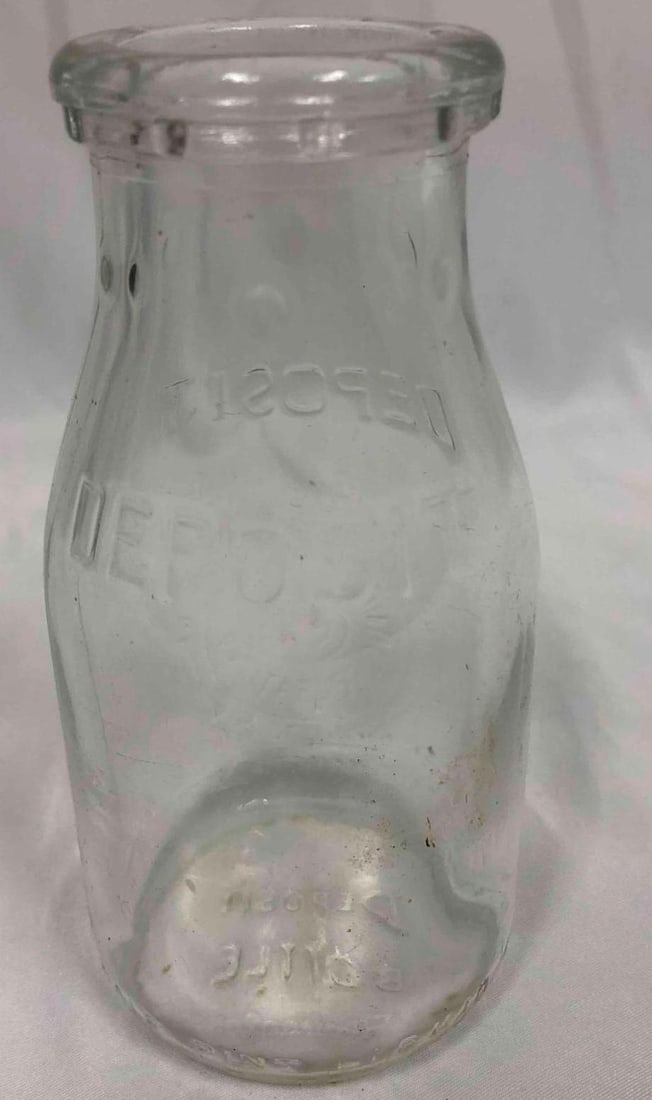 Vintage 3 Cent Milk Bottle Detroit Michigan Half Pint Mint (1 of 5)