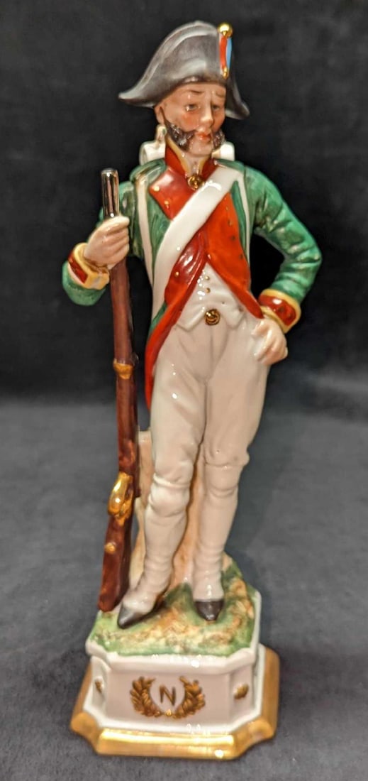 Vintage Capodimonte Napoleon Era Solider Figurine JB (1 of 7)