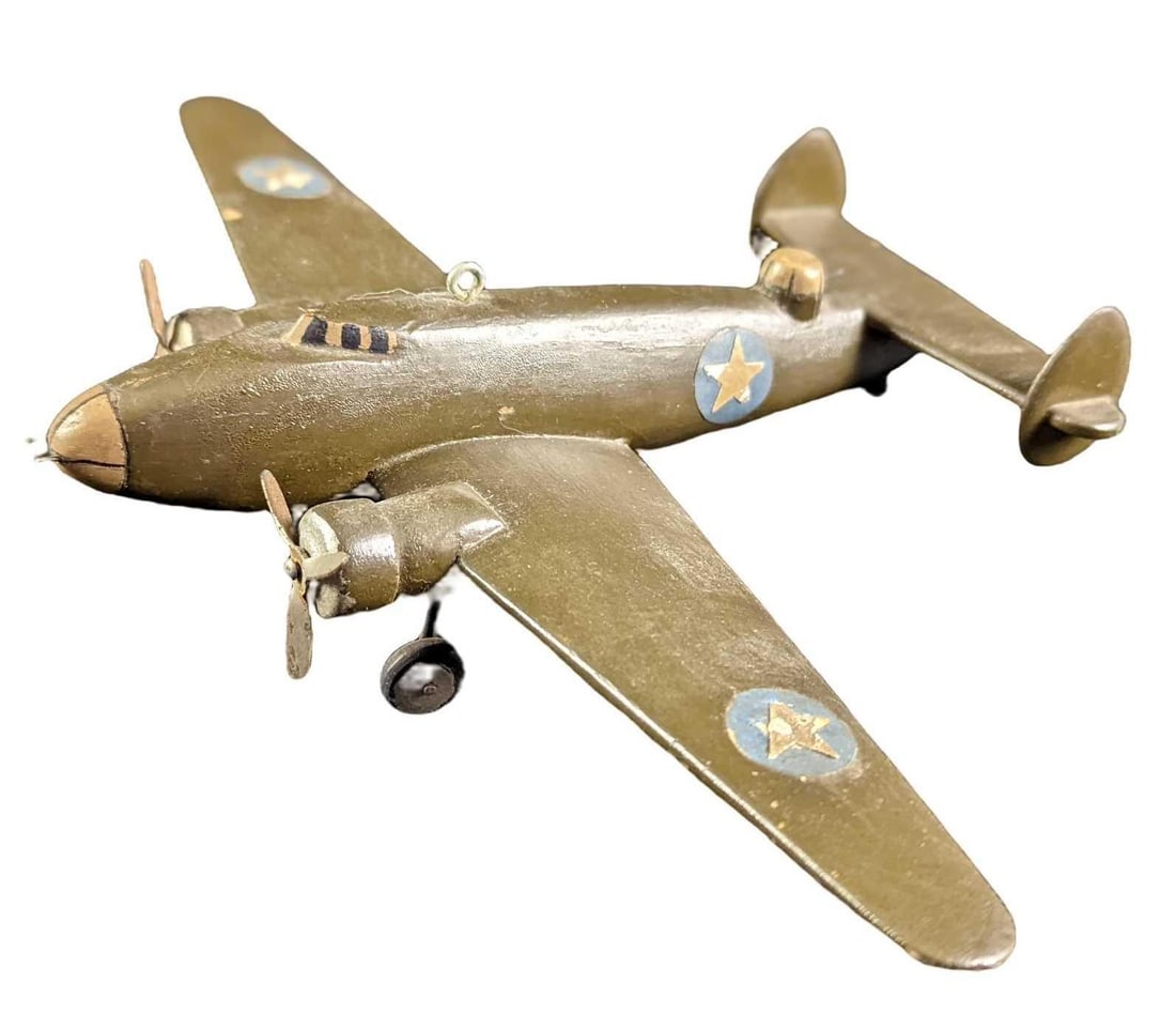 Vintage Homemade Lockheed Hudson Bomber (1 of 8)