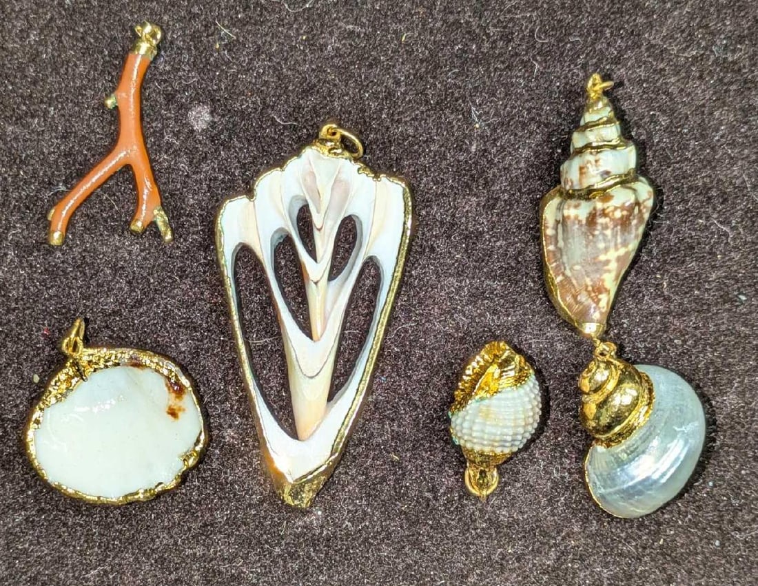 6 Gold Plated Natural Coral And Shell Pendants (1 of 8)