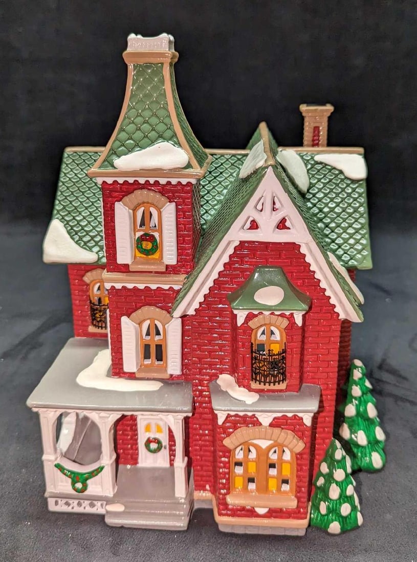 Retired Snow Village Beacon Hill Victorian Dept 56 (1 of 10)