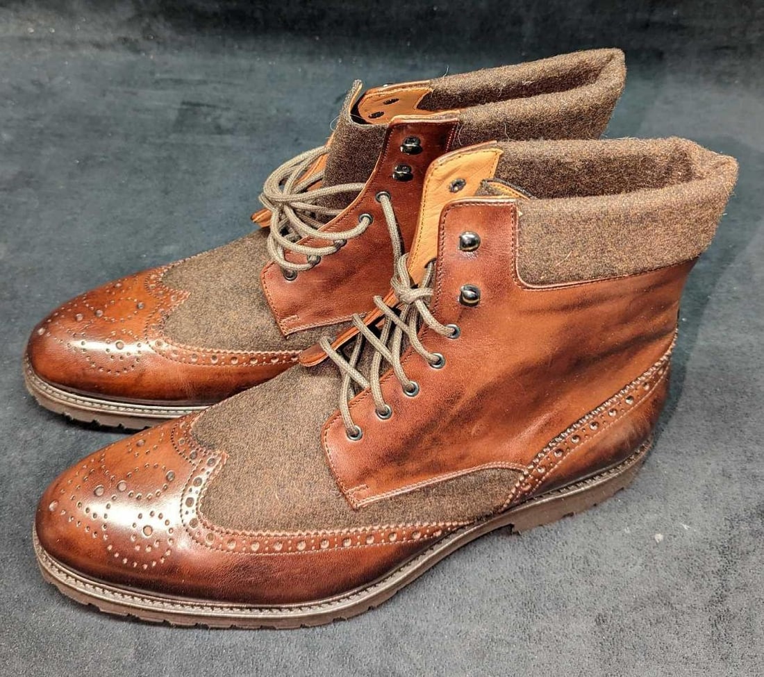 Mercanti Fiorentini Wingtip Boot Men's Size 11 1/2: Mercanti Fiorentini Wingtip Boot Men's Size 11 1/2. These were made in Italy and come unused in the original box that is approx 9 3/4" x 13 1/2" x 5 1/4" and it weighs 3.95 lbs. The un