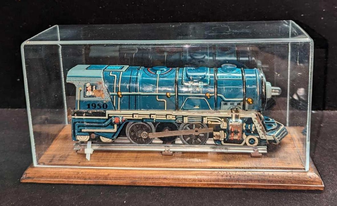 Unique Art #1950 Tin Litho Steam Locomotive (1 of 7)