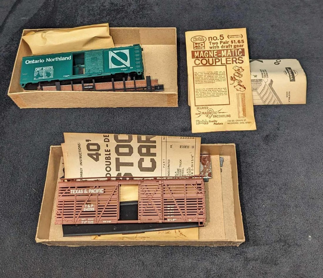Athearn Ontario Northland Texas & Pacific Box Car Kits (1 of 4)