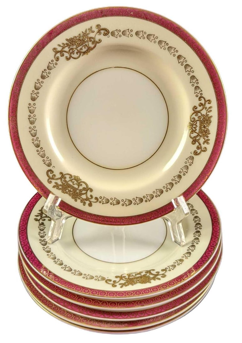 6 China Maroon Trim With Gold Inlay Bread & Butter Plates: Six Japanese China Maroon Trim With Gold Inlay Bread & Butter Plates. Each is approx 6 1/4" and together they weigh 2.07lbs. The plates are in a good, vintage condition with no chips or cracks