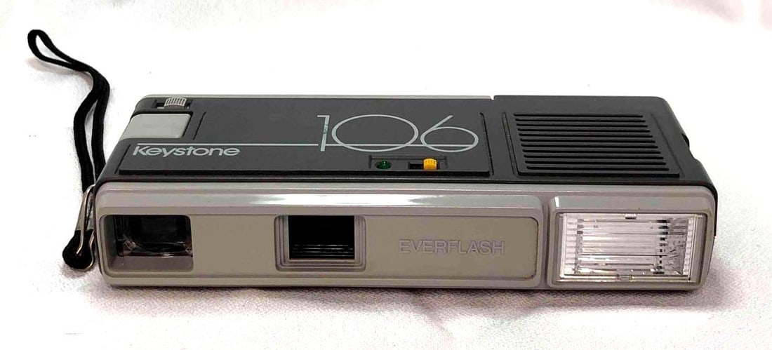 Vintage Keystone 106 Everflash 10mm Camera (1 of 7)