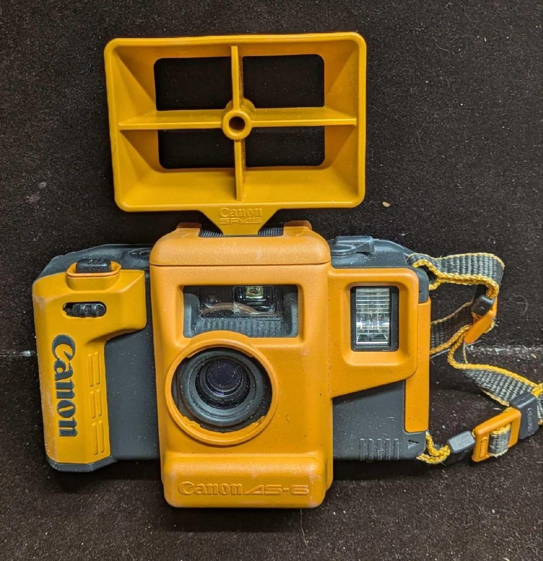Canon Aqua Snappy 35mm Underwater Film Camera (1 of 5)