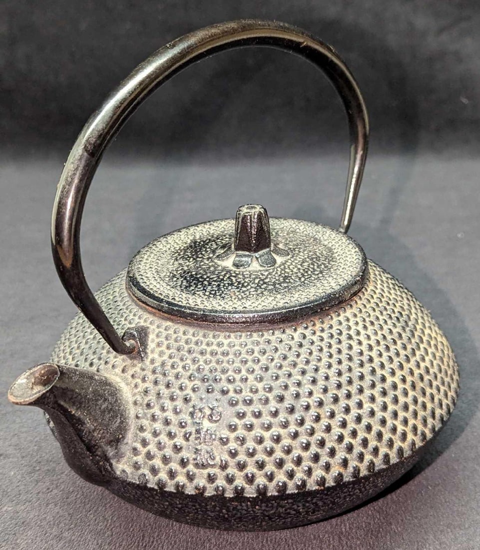 Vintage Small Japanese Tetsubin Cast Iron Teapot (1 of 8)