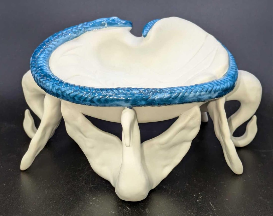 LE Salvador Dali Designed Air India Porcelain Ashtray  R34 (1 of 7)